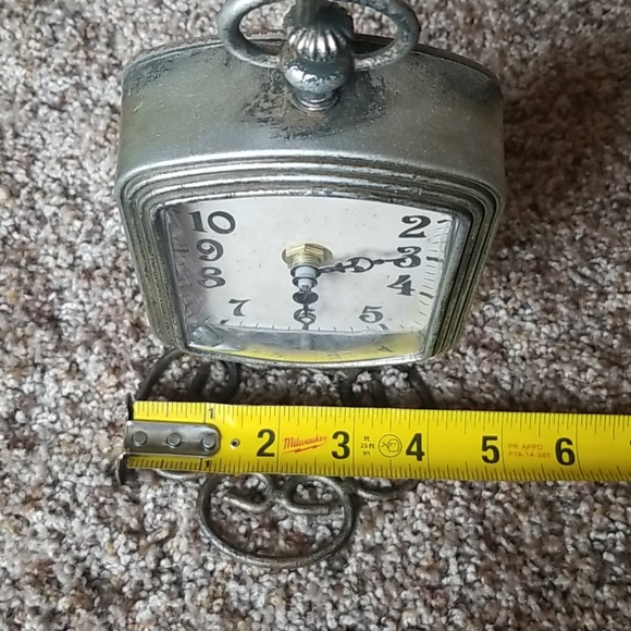 Metal Table Clock - Picture 7 of 7